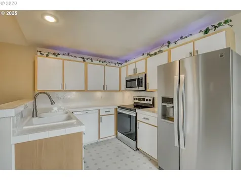 5225 Jean Road Lake Oswego OR 97035
