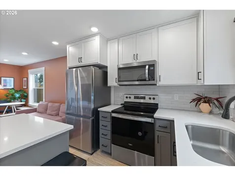8838 N Drummond Avenue Portland OR 97217