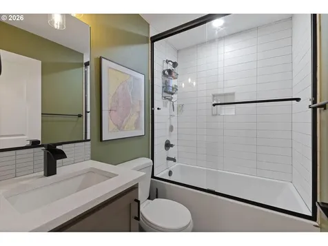 8838 N Drummond Avenue Portland OR 97217