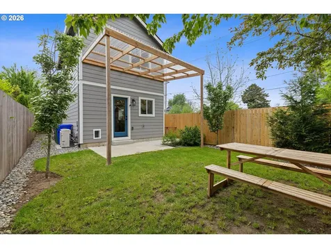 8838 N Drummond Avenue Portland OR 97217