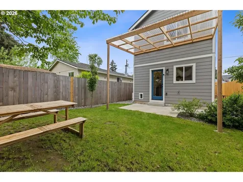 8838 N Drummond Avenue Portland OR 97217