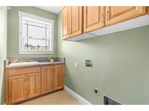 1667 Ptarmigan Street NW Salem OR 97304