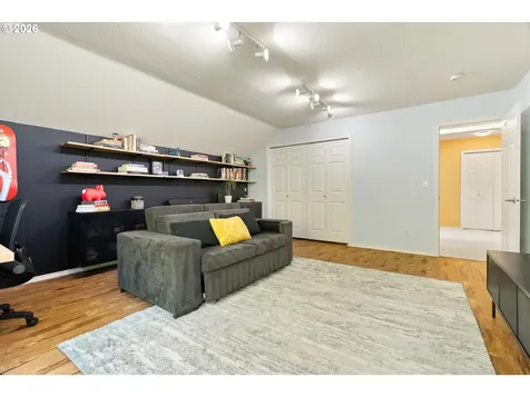 10142 NW Fleetwood Drive Portland OR 97229