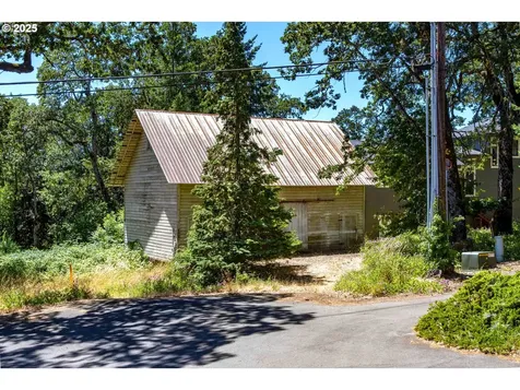102 SW Garfield Avenue White Salmon WA 98672