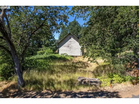 102 SW Garfield Avenue White Salmon WA 98672
