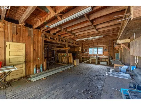 102 SW Garfield Avenue White Salmon WA 98672