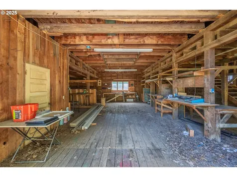 102 SW Garfield Avenue White Salmon WA 98672