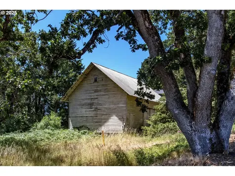 102 SW Garfield Avenue White Salmon WA 98672