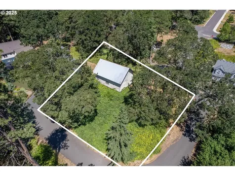 102 SW Garfield Avenue White Salmon WA 98672