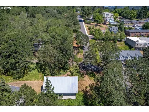 102 SW Garfield Avenue White Salmon WA 98672