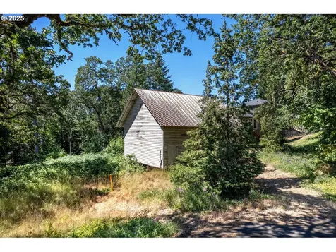 102 SW Garfield Avenue White Salmon WA 98672