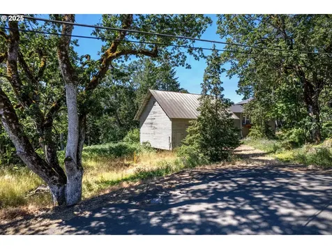 102 SW Garfield Avenue White Salmon WA 98672