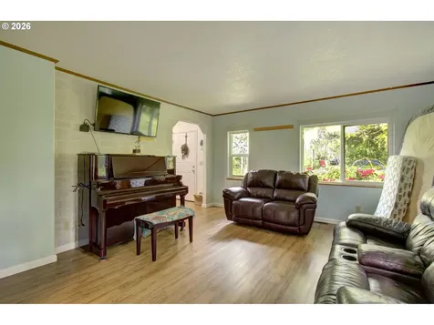 532 NE Curtis Drive Corbett OR 97019