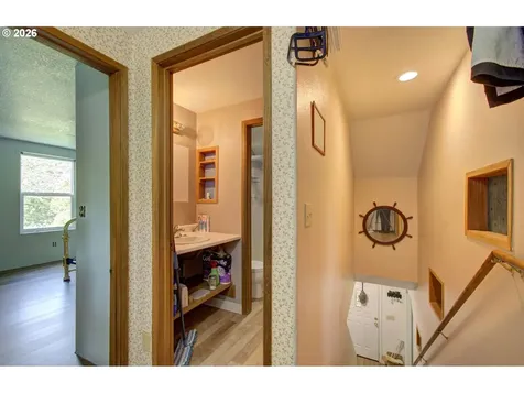 532 NE Curtis Drive Corbett OR 97019