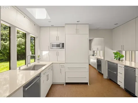 4645 SW Fairview Boulevard Portland OR 97221
