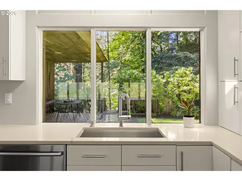 4645 SW Fairview Boulevard Portland OR 97221