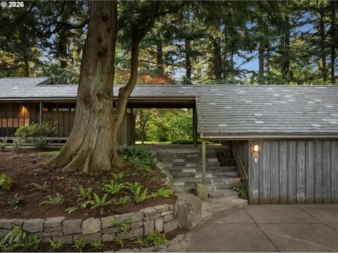 4645 SW Fairview Boulevard Portland OR 97221