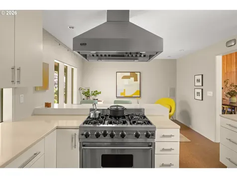 4645 SW Fairview Boulevard Portland OR 97221