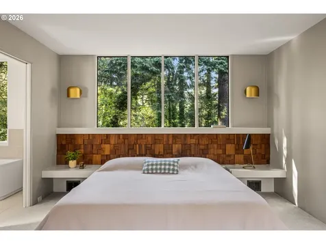 4645 SW Fairview Boulevard Portland OR 97221