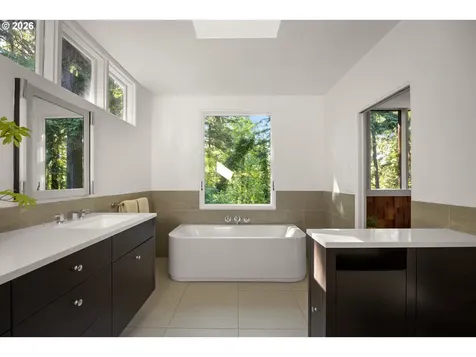 4645 SW Fairview Boulevard Portland OR 97221