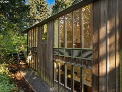 4645 SW Fairview Boulevard Portland OR 97221