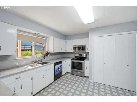 704 Toliver Road Molalla OR 97038