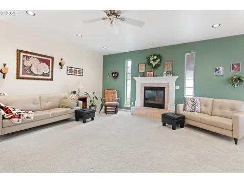 12993 SE Almond Court Clackamas OR 97015
