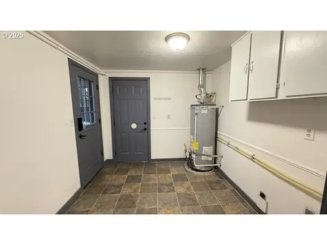 3881 Souza Street Eugene OR 97402