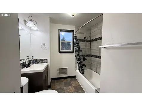 3881 Souza Street Eugene OR 97402