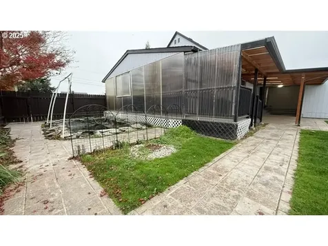 3881 Souza Street Eugene OR 97402