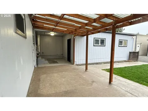 3881 Souza Street Eugene OR 97402
