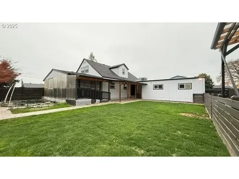 3881 Souza Street Eugene OR 97402