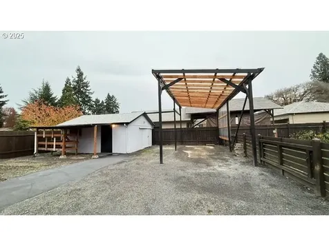 3881 Souza Street Eugene OR 97402