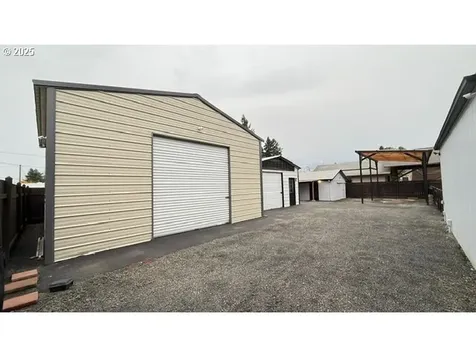 3881 Souza Street Eugene OR 97402