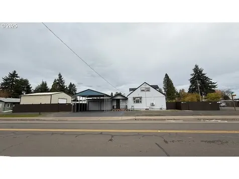 3881 Souza Street Eugene OR 97402