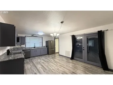 3881 Souza Street Eugene OR 97402