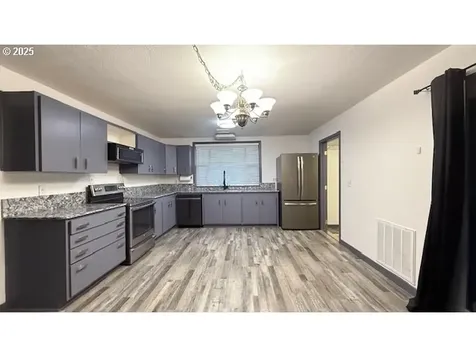 3881 Souza Street Eugene OR 97402