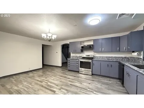 3881 Souza Street Eugene OR 97402