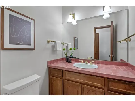 8985 SW Leslie Street Portland OR 97223