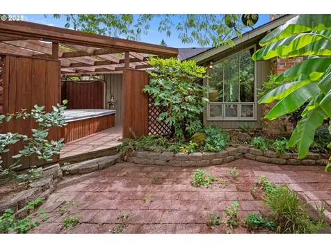 8985 SW Leslie Street Portland OR 97223