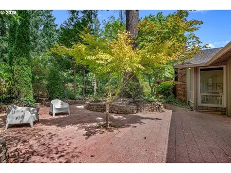 8985 SW Leslie Street Portland OR 97223