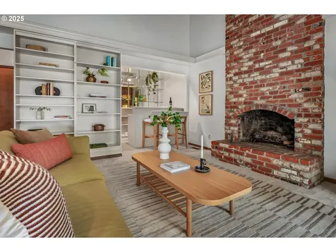 8985 SW Leslie Street Portland OR 97223