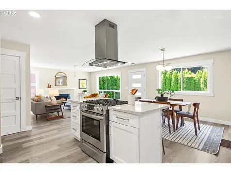 7226 SW 32nd Avenue Portland OR 97219
