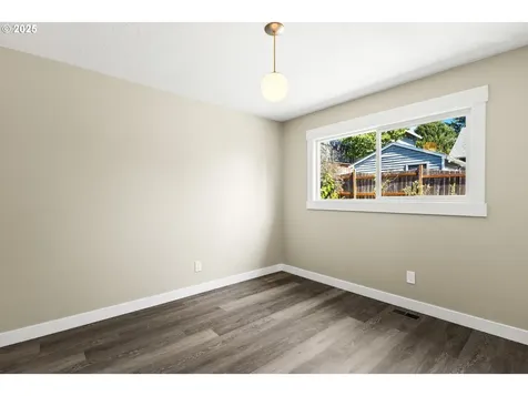7226 SW 32nd Avenue Portland OR 97219