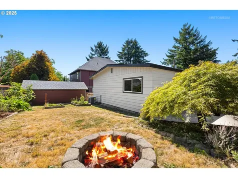 7226 SW 32nd Avenue Portland OR 97219