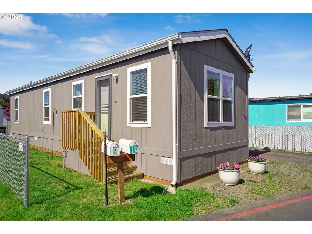 19605 River Road Gladstone OR 97027