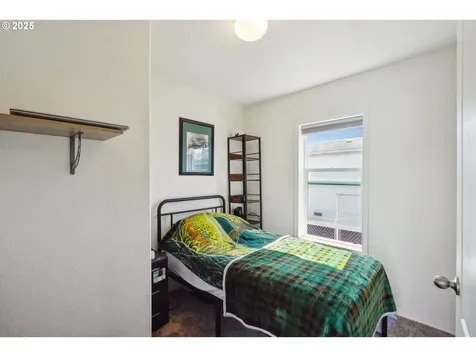 19605 River Road Gladstone OR 97027