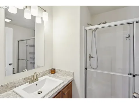 19605 River Road Gladstone OR 97027