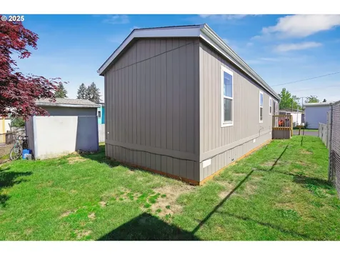 19605 River Road Gladstone OR 97027