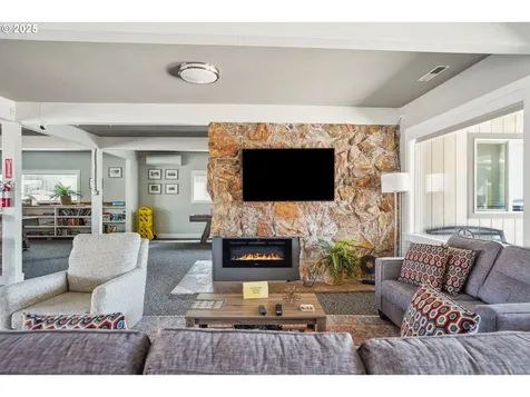 19605 River Road Gladstone OR 97027